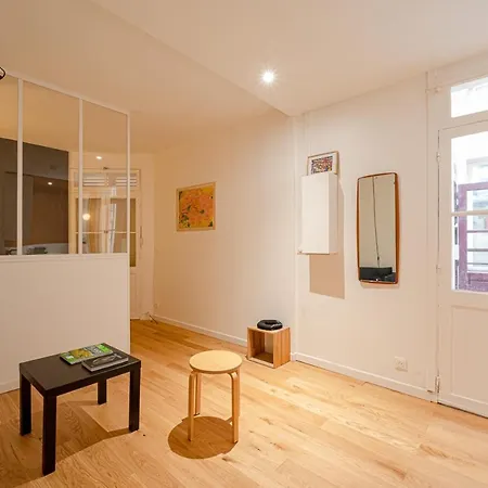Apartment Charming In The Batignolles Paris