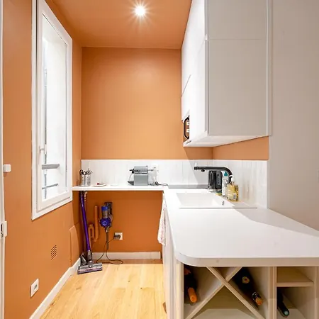 Apartment Charming In The Batignolles